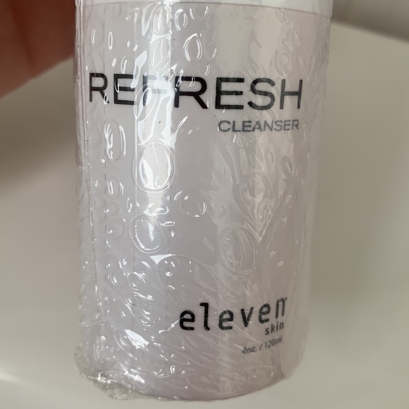 NEW Refresh Skin Cleanser By Eleven Skin 4 oz - Picture 3 of 3